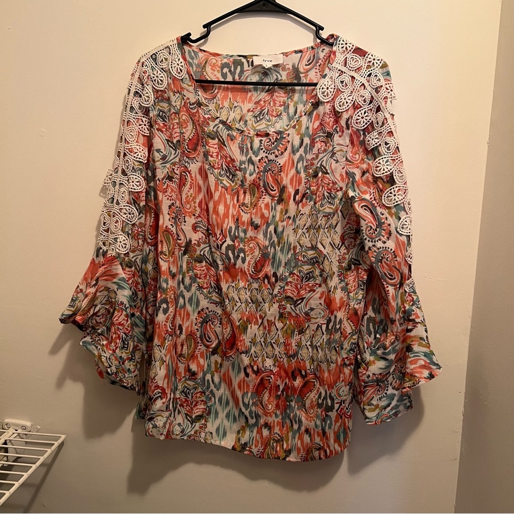 Fyve. Size Large. Blouse.